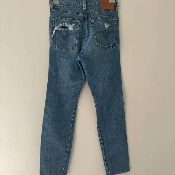 Levi’s Wedgie Blue Distressed Women's Jeans size 24/00 - Picture 3 of 5